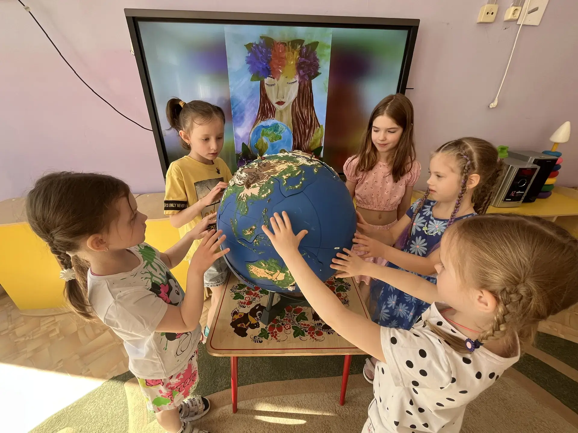 Забота о Земле начинается с пелёнок 🌍  В дошкольных группах прошли мероприятия, приуроченные к Между