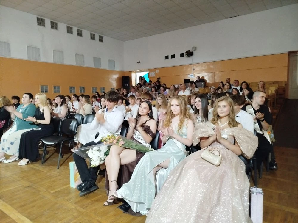 Прощай, школа! Встречайте, выпускники 2026! ✨

27 июня в нашей любимой СОШ №4 г. Мелитополь было осо