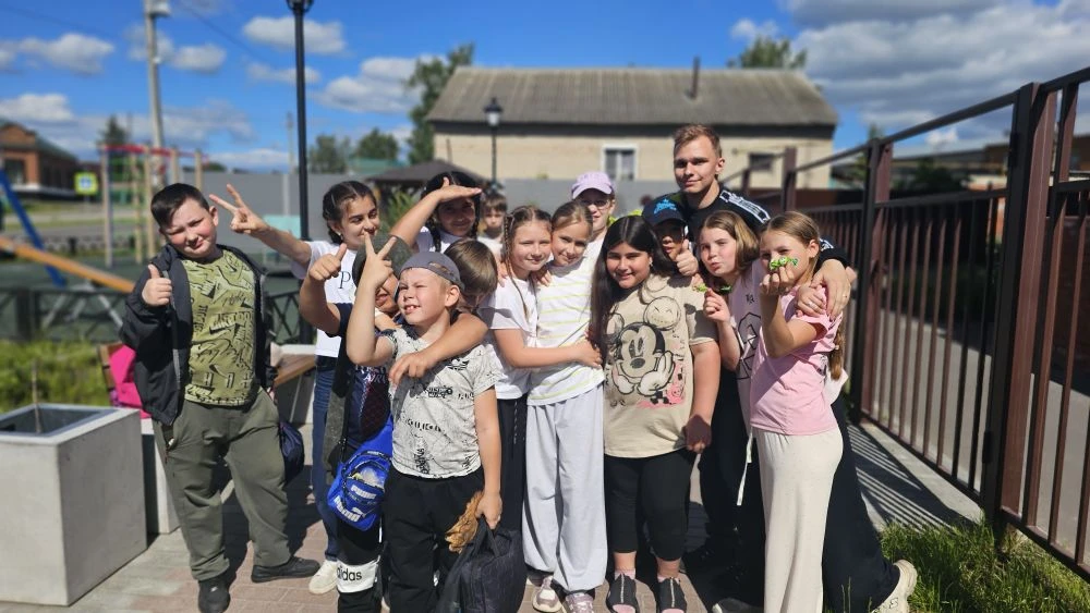 🏆 Сегодня на детской площадке возле районного Дома культуры было шумно и весело. Специ...
