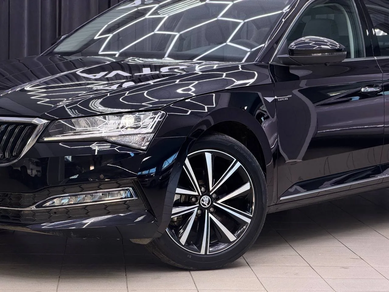 Новый автомобиль Skoda Superb 🔥  Предмаксимальная комплектация  — 2025 год; — Двигатель 1.4, 150 л.с