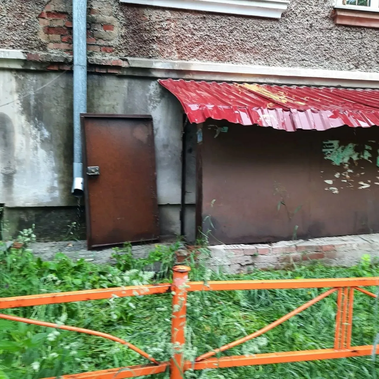 «Не нагнетайте»

Так сказала диспетчер РЭП жительнице дома по М.Горького, 27, когда та поинтересовал