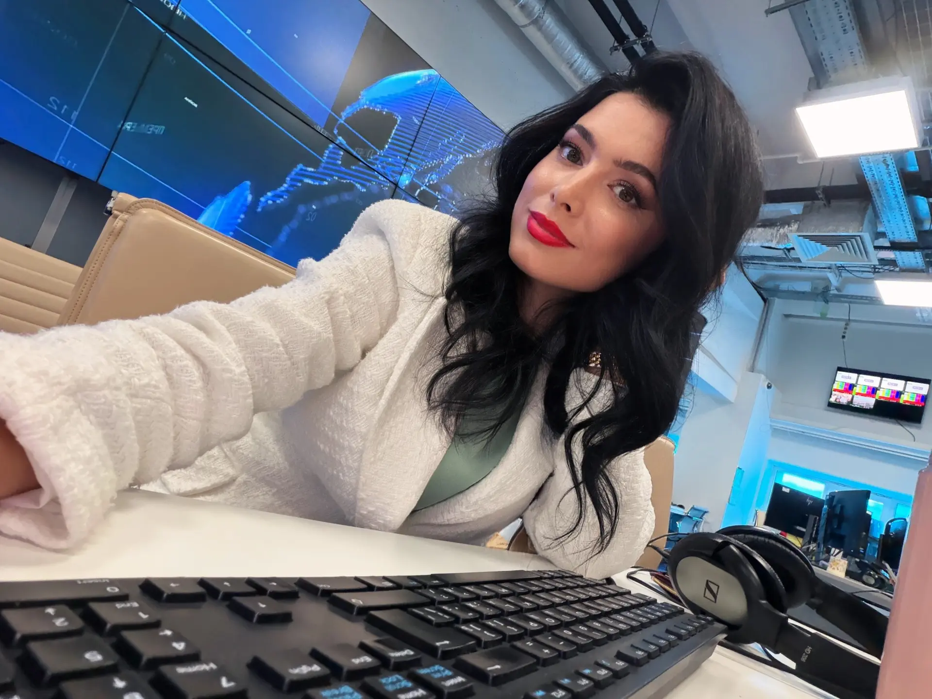 В 16:00 увидимся в прямом эфире на РЕН ТВ 📺
Не пропустите наш особенный воскресный выпуск с уникаль
