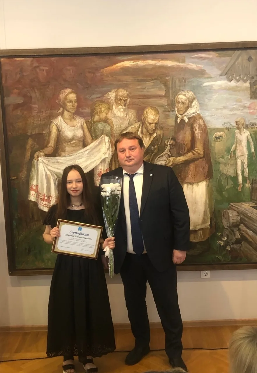 Талантливые юные художники Ульяновска получили заслуженные награды! 🎨✨

11 июня в Музее изобразител