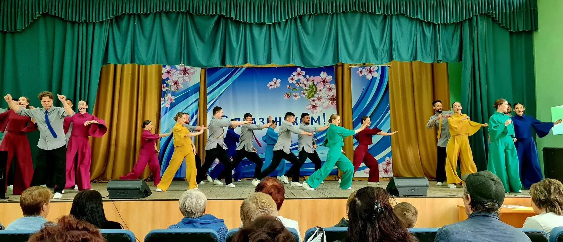 🌟 День социального работника в Черновском районе: праздник тех, кто согревает сердца