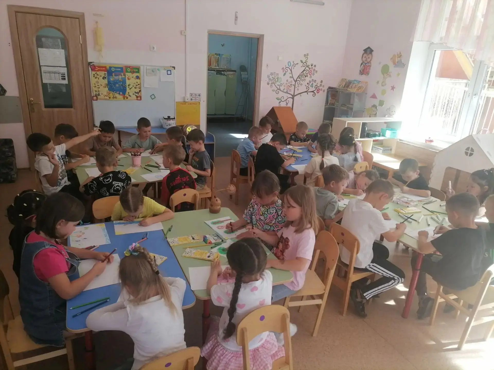 Вот и прошло лето. Быстро пролетели весёлые, солнечные деньки, наполненные интересными,...