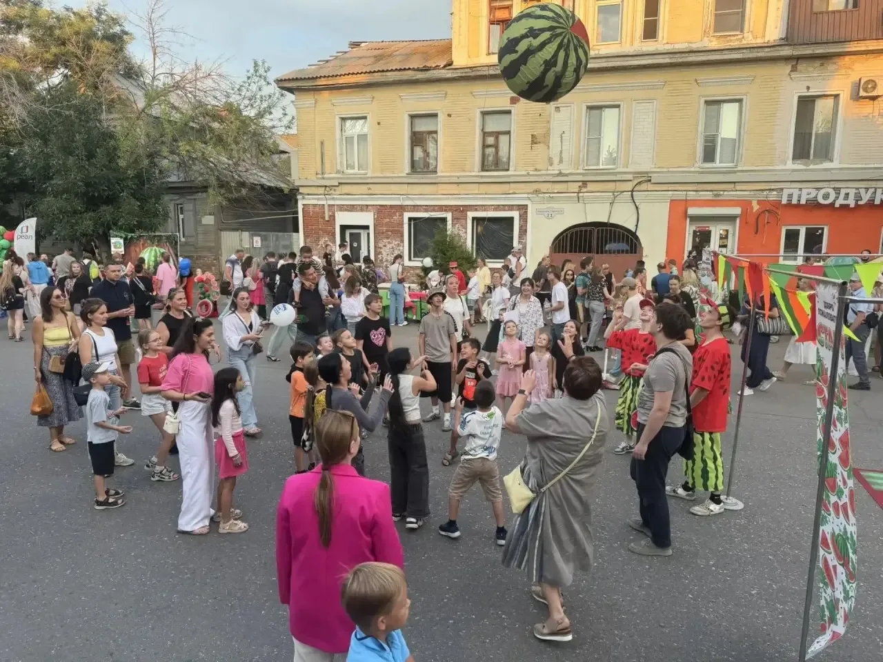 🍉 Летающие арбузы?