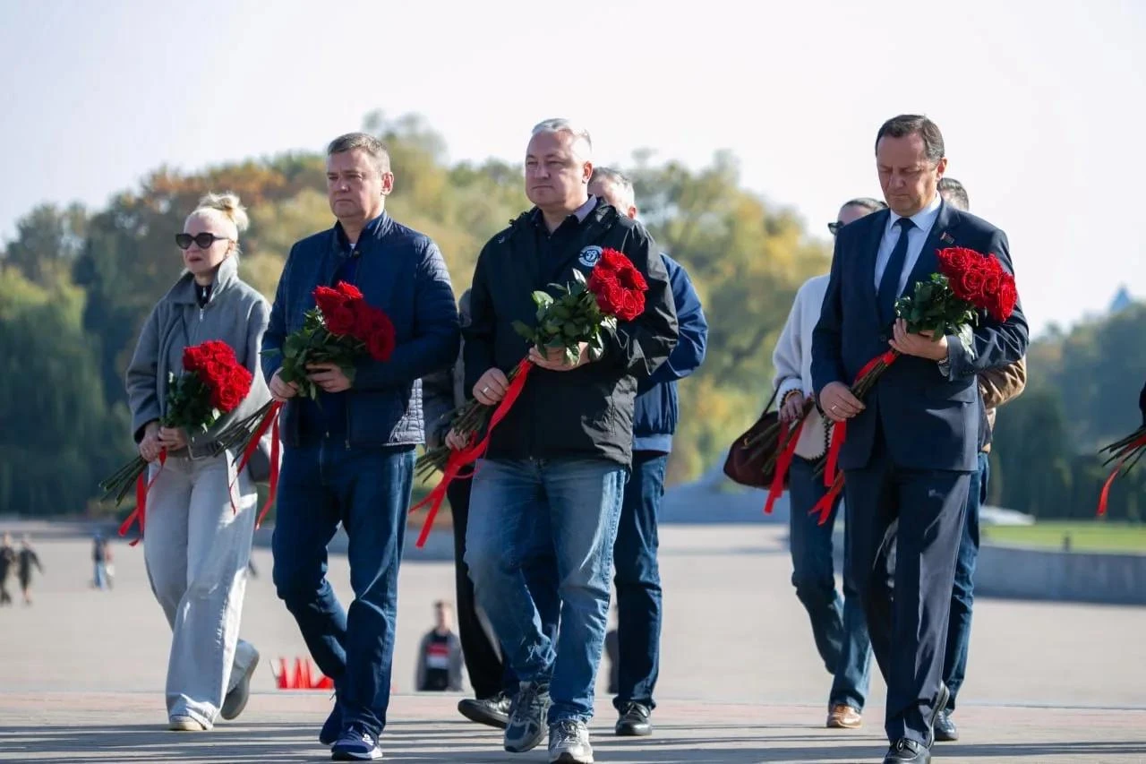 🕯 Петербургская делегация почтила память защитников Брестской крепости