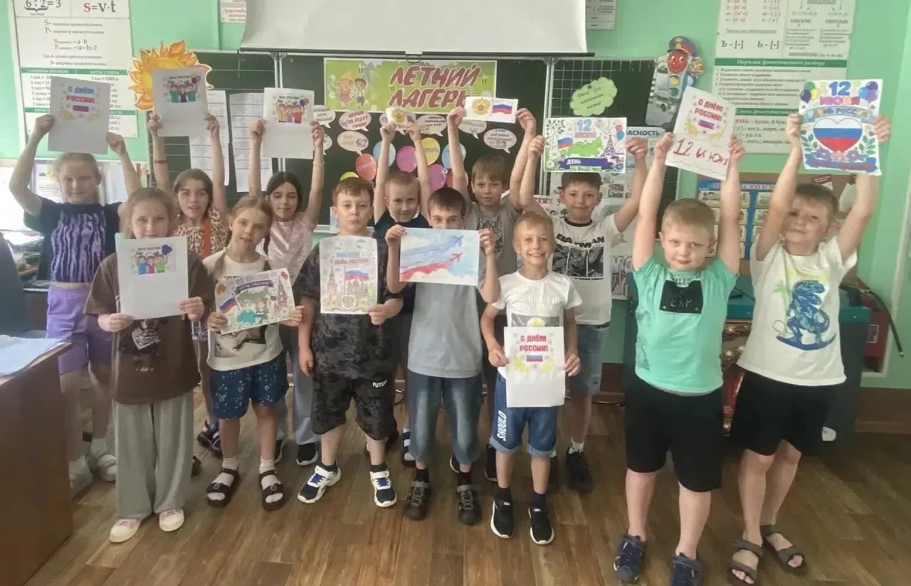 🎉Ребята в 3 отряде ярко и весело отметили День России! 🎉

У нас прошла замечательная игровая прогр