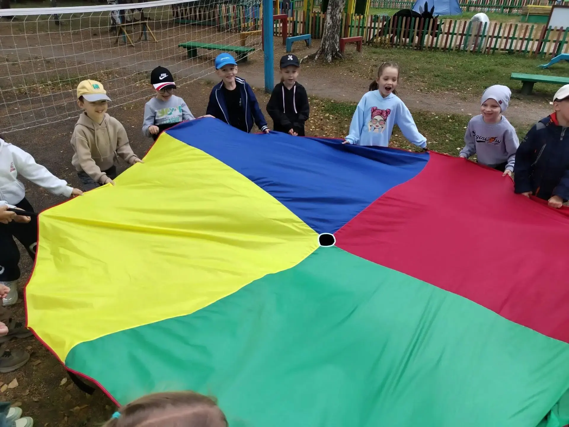 🌞 Тёплые деньки ещё с нами — и мы их ценим! 💛