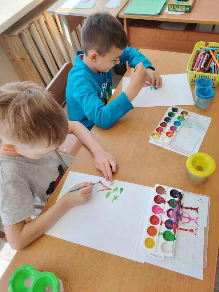 А у нас на площадке день художника! 🎨

Наши творцы сегодня показали, на что способны! 😍 Каждый реб