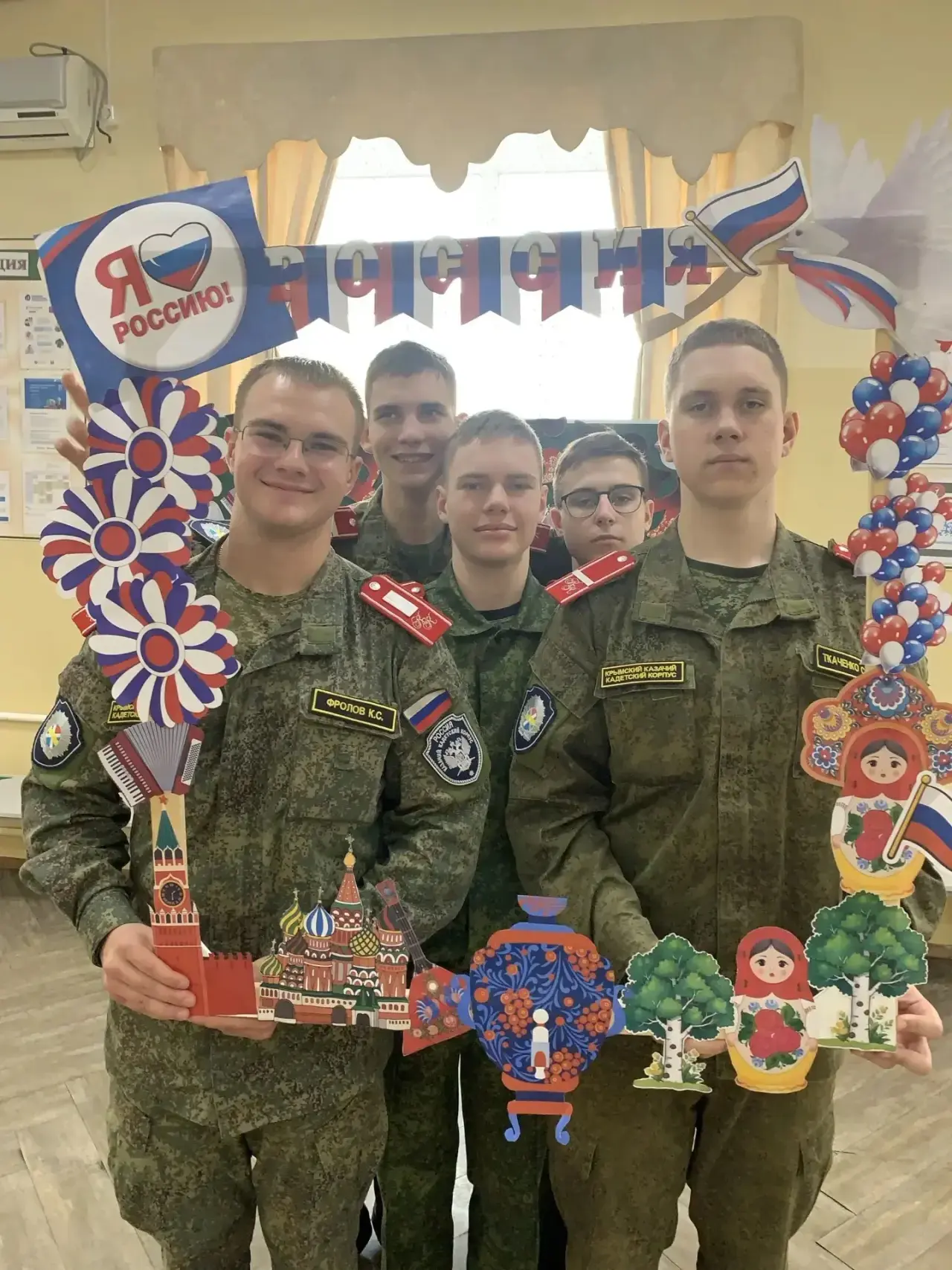 🇷🇺 Сегодня мы говорим спасибо тем, кто строит, создаёт, защищает и вдохновляет! 

Спасибо каждому,