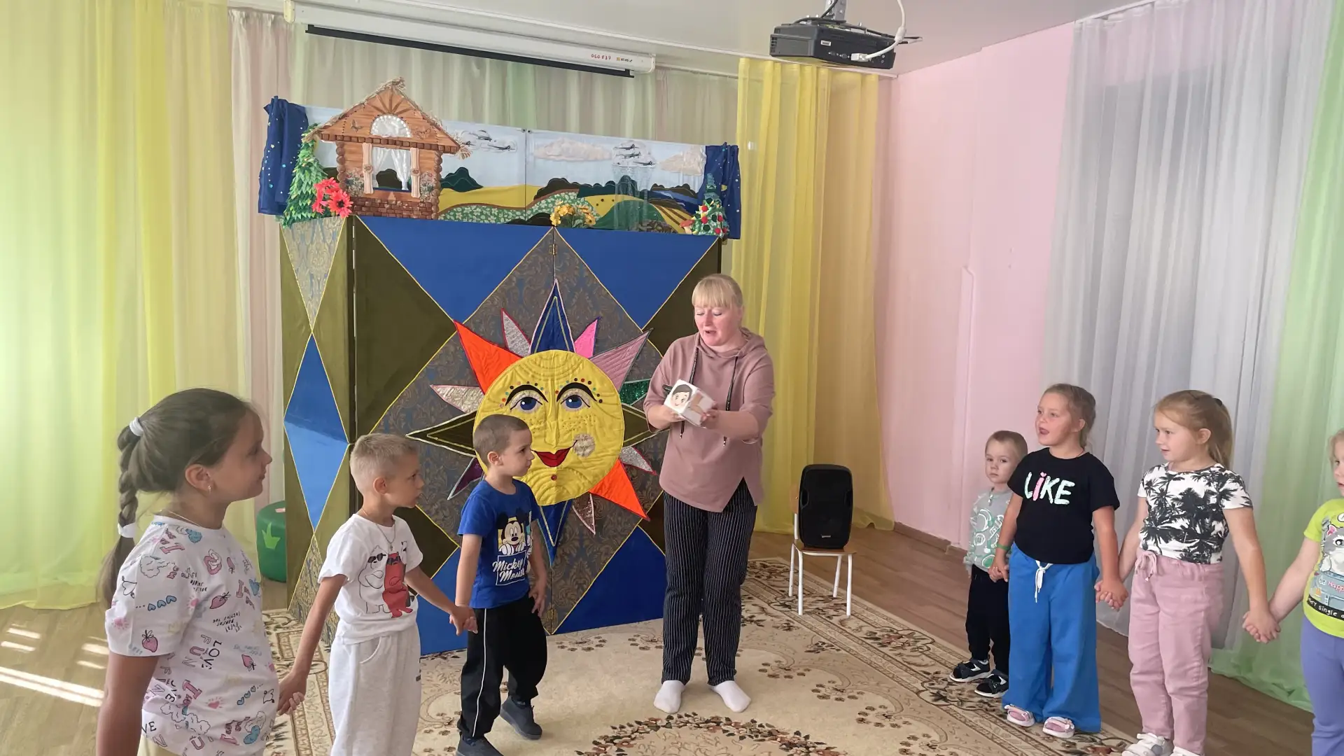 🌟 «Радуга улыбок» под таким названием автоклуб №1 провёл игротеку для детей детского с...