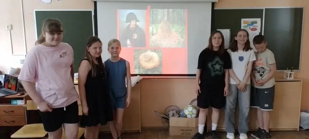 Сегодня в школьном лагере было столько всего интересного! 🌞📚 День начался с важной «А...