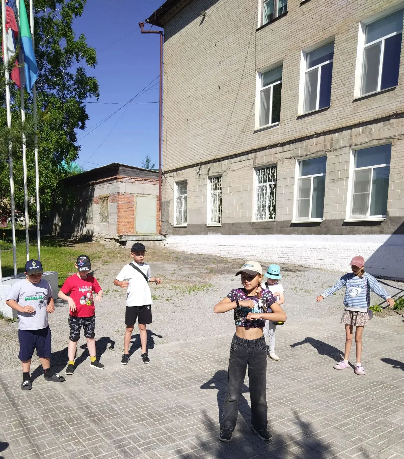 🌈Сегодня, 15 июня, ребята пришкольного лагеря "Олимп" повторили правила безопасного поведения у вод