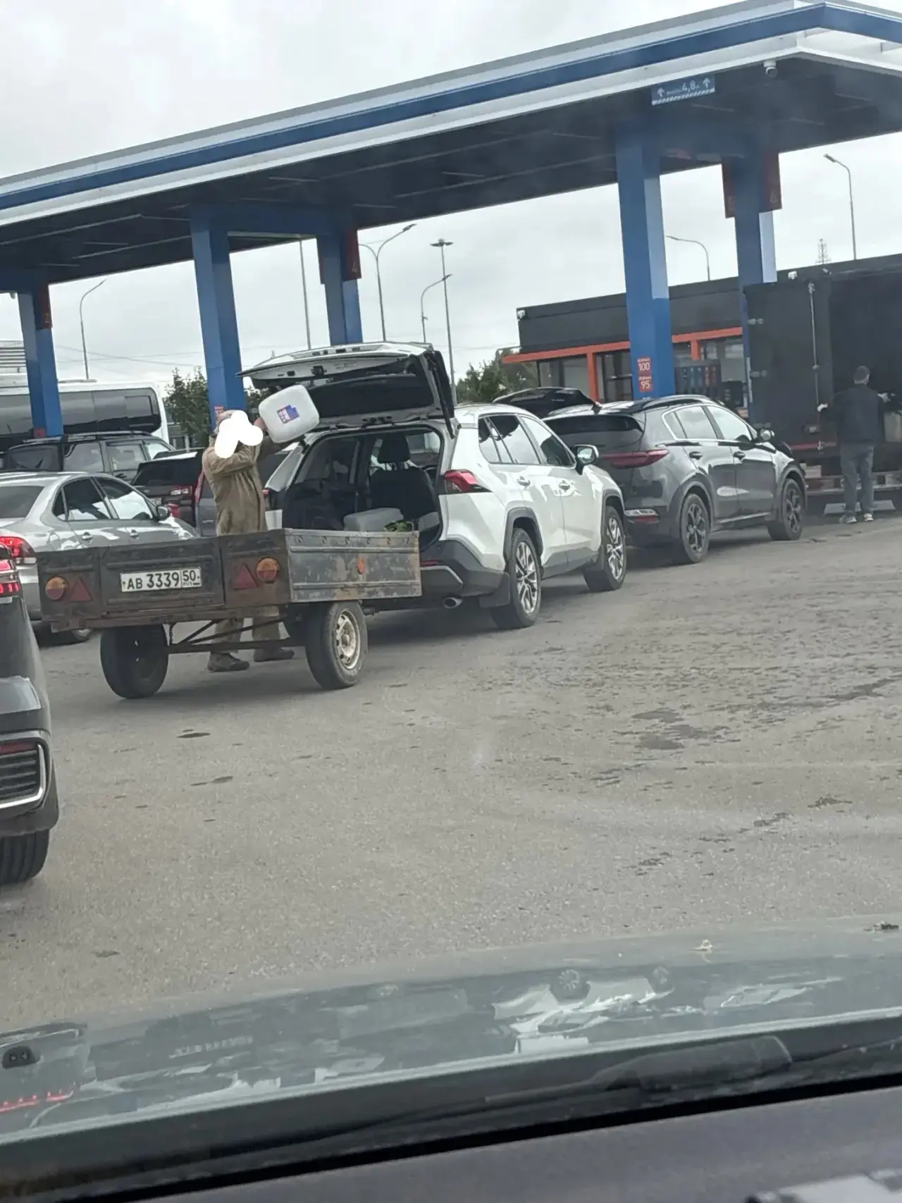 Приехали залить на черный день🙄