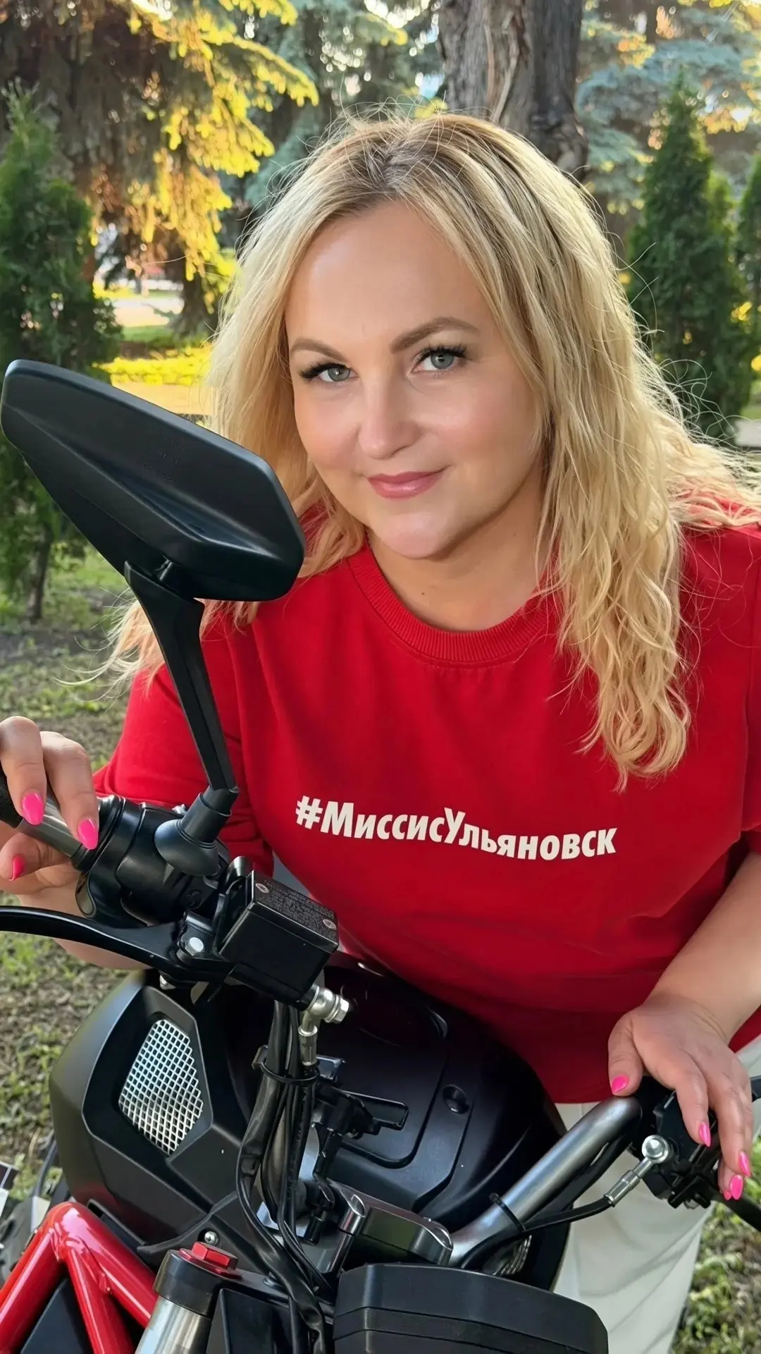 Друзья, запускаем наш любимый фото конкурс "Миссис Фото" на самую обаятельную и привлекательную деву