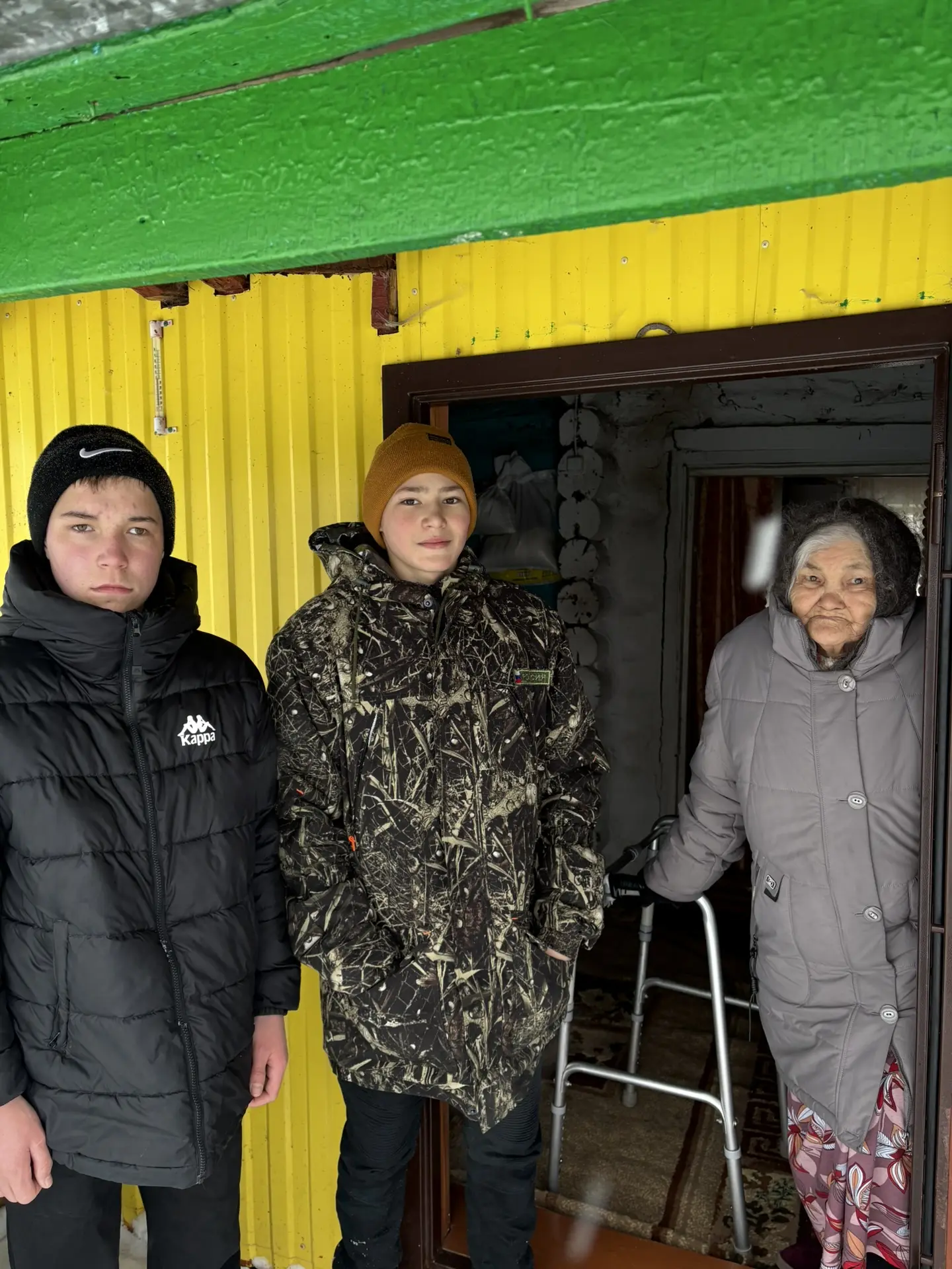 ДОБРОЕ ДЕЛО СНЕЖНЫХ БУДНЕЙ ❄️ 

Сегодня, 4 марта, ученики нашей школы проявили инициативу и организо