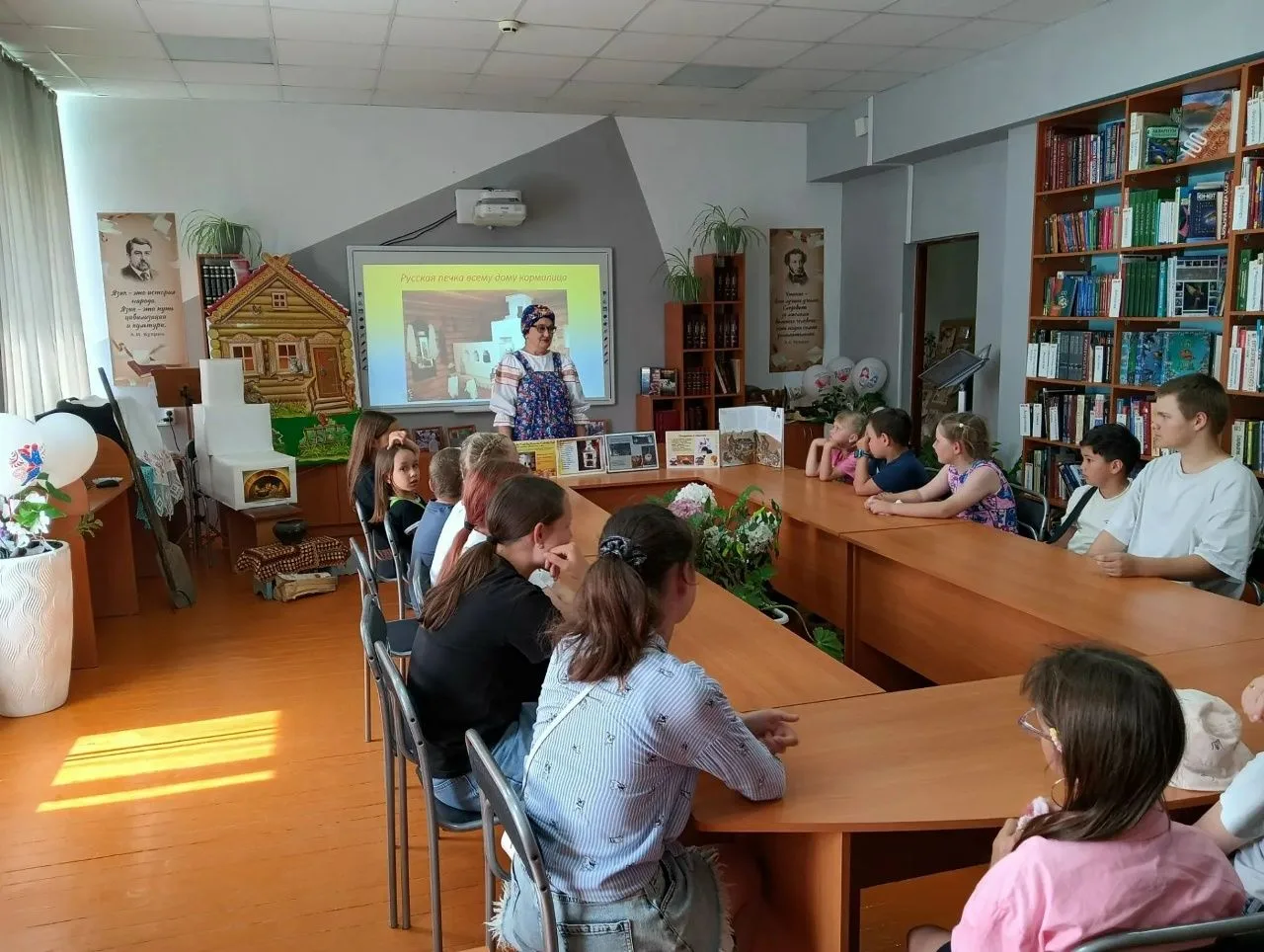 Вчера гостями Месягутовской районной библиотеки стали учащиеся из лицея для них был про...