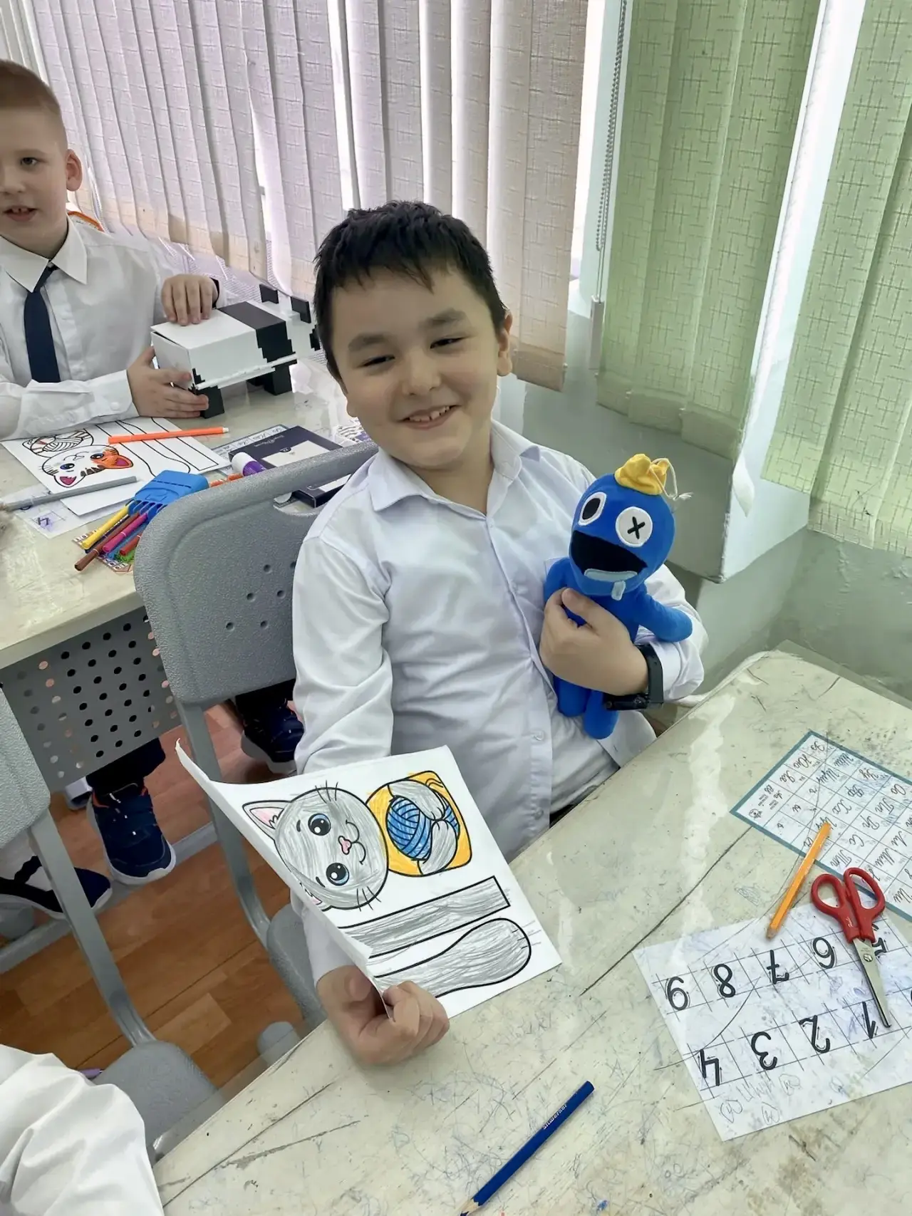 🌟🧸 День любимых игрушек в 1А и 1Б: когда школа стала ещё теплее! 🧸🌟  Сегодня в наших 1А и 1Б классов