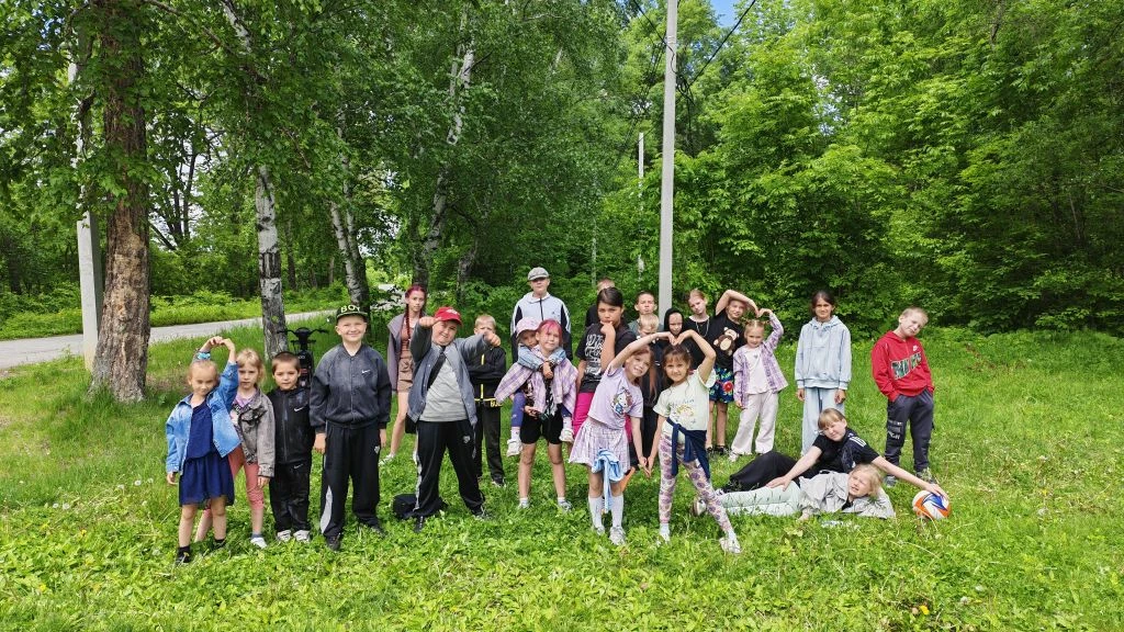 🎉 Выход в свет: "Фантазёры" и "Непоседы" в доме культуры 🎉

Сегодня ребята отправились в увлекател