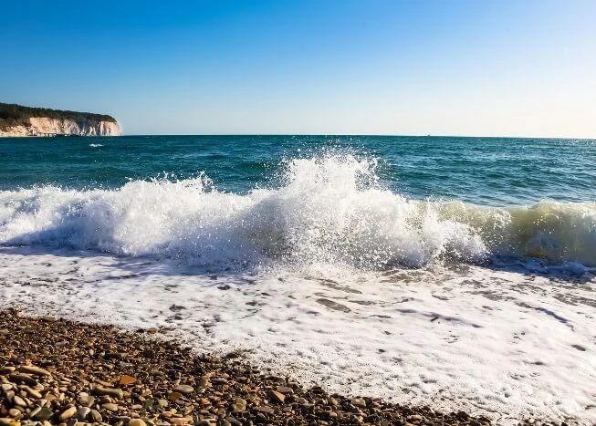Где еще можно купаться в теплом море?