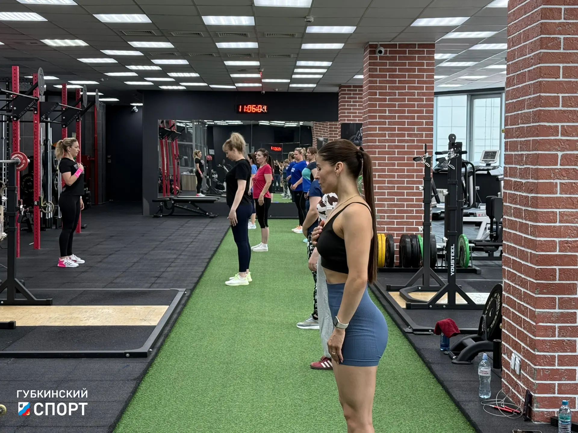 В рамках спортивно-оздоровительного проекта «Час здоровья» прошла тренировка по кроссфи...