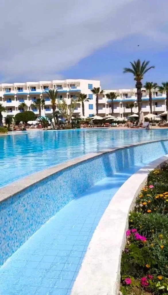 🌴 Море, широкий пляж и сервис, о котором не придется переживать