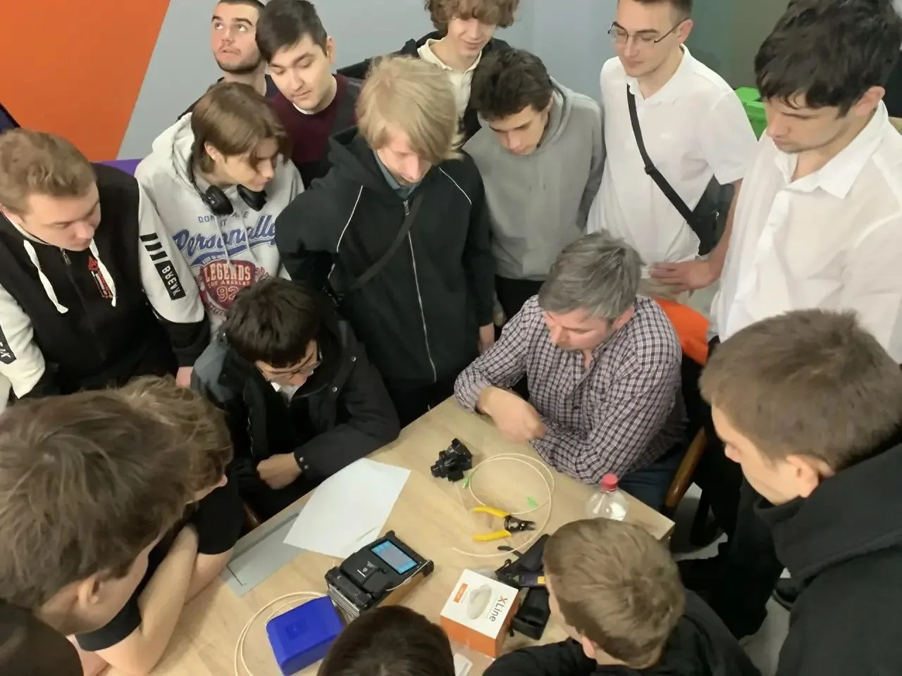 Наши студенты осваивают мастерство сварки оптоволокна в ПАО "Ростелеком" В рамках визита в филиал ПА