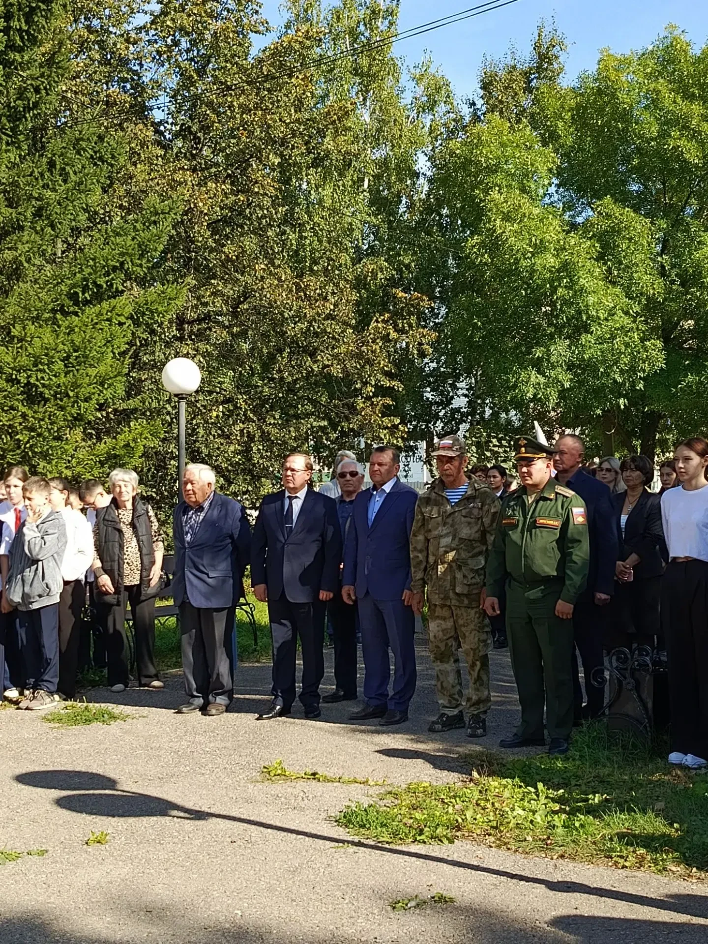 Сегодня, 3 сентября, туймазинцы чтят память жертв бесланской трагедии.