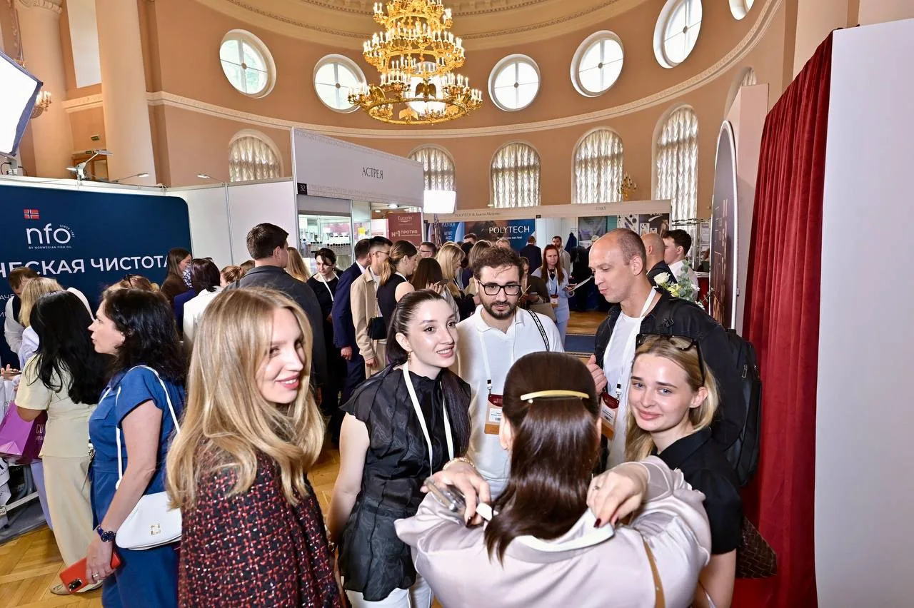 🏛️ В Екатерининском зале и в зале «Атриум» расположилась масштабная выставка.

Более 60 экспонентов