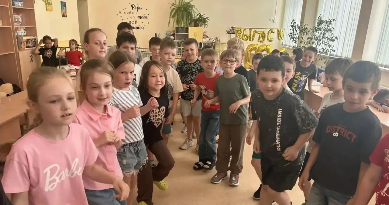 🇷🇺 В канун Дня России на базе летней площадки прошло яркое патриотическое мероприятие.