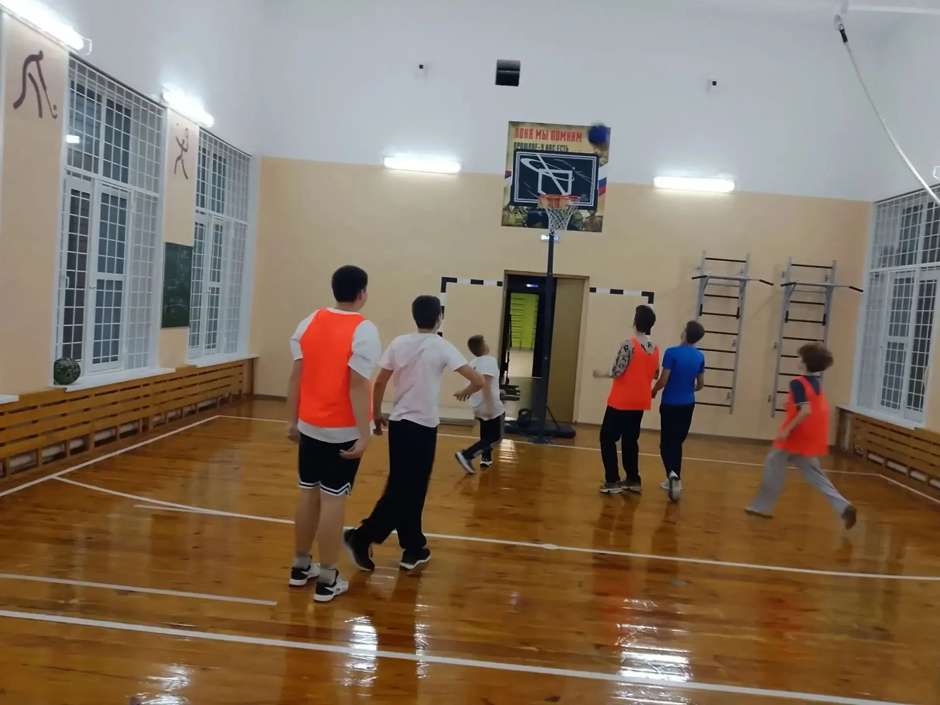 🏀 Баскетбол в Губернском лицее: высота, азарт и командная игра!