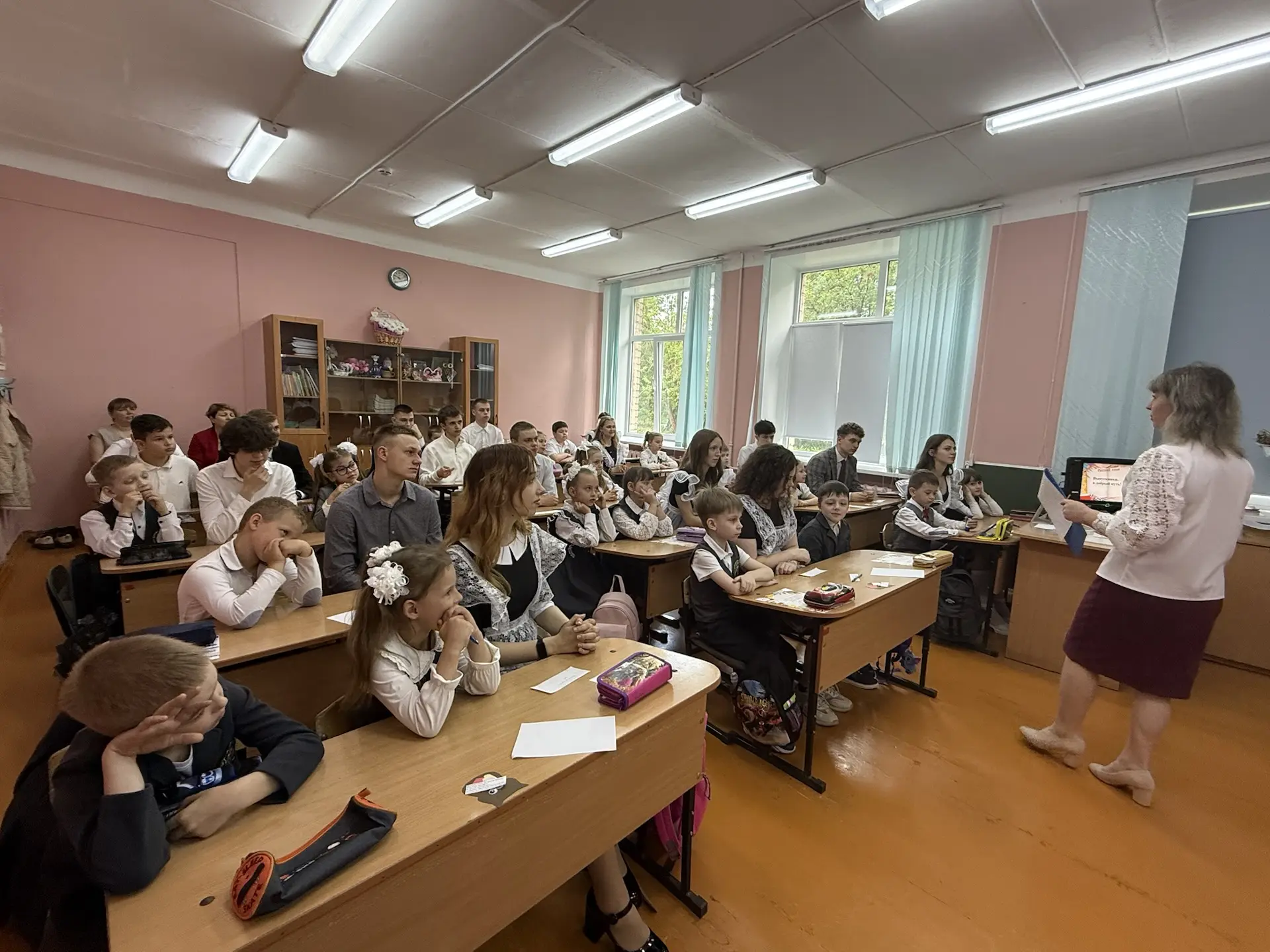 📸 Самый трогательный урок в этом году!  25 мая в нашей школе случилось что-то невероятное ❤️ Встрети