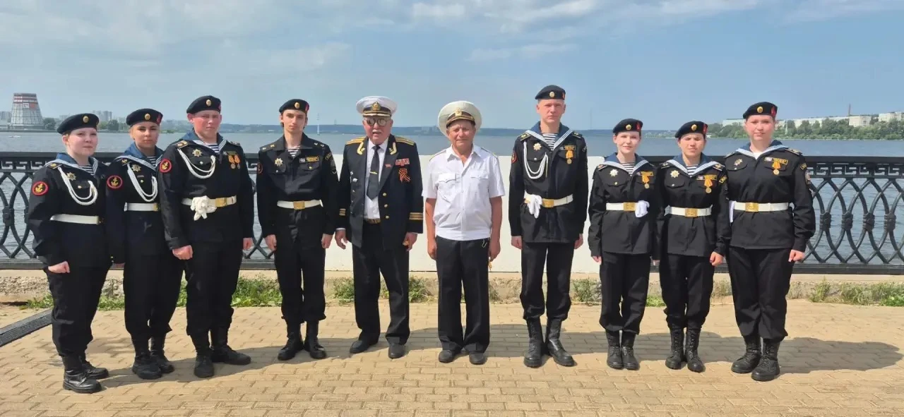 Кадеты Строительного техникума отметили День ВМФ! 🇷🇺⚓

Программа объединила историю и спорт:
• Тор