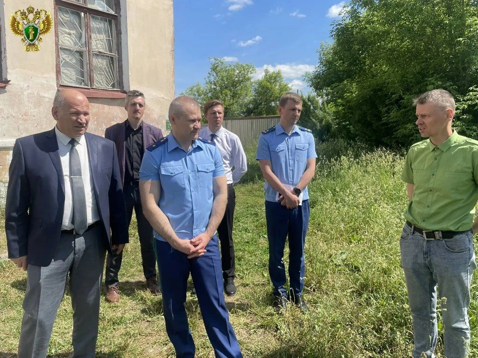 Прокурор Ивановской области Андрей Жугин посетил социальные объекты в Шуе
 
Прокурор Ивановской обла
