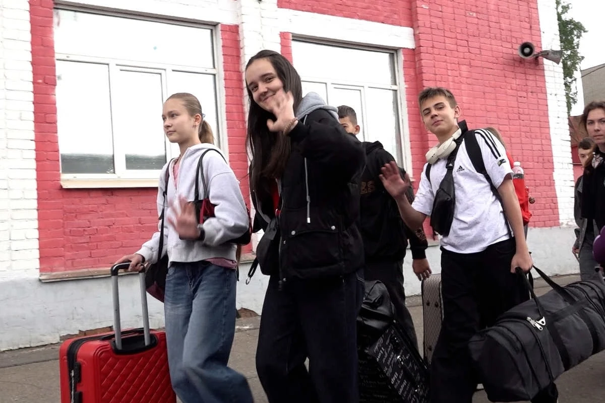 344 школьника из Алчевска провели каникулы в Вологодской области. По традиции для них о...