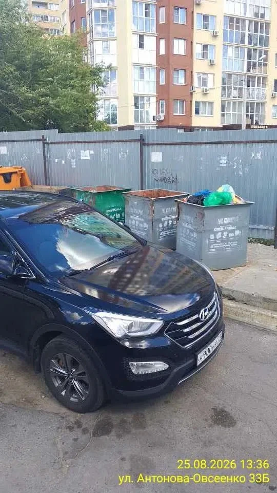 🚗 Припаркованные автомобили продолжают мешать работе коммунальных служб. Из-за того, ч...