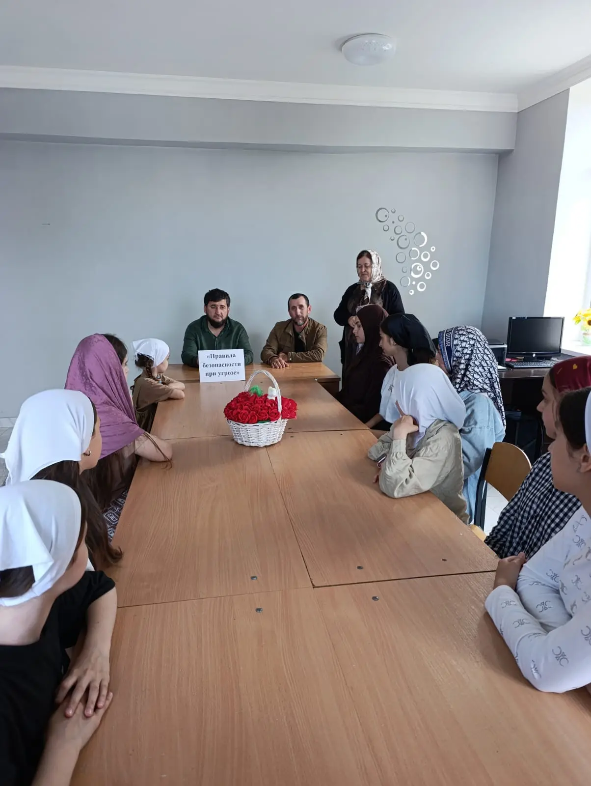 В детской школе искусств прошла беседа на тему «Правила безопасности при угрозе». В ход...