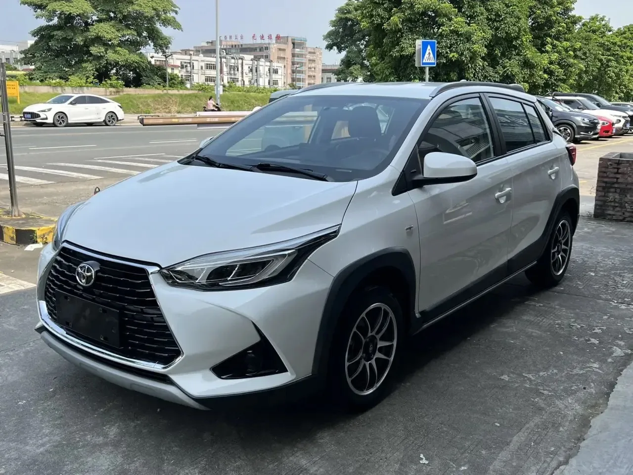 🔖 🚗 Toyota Yaris L