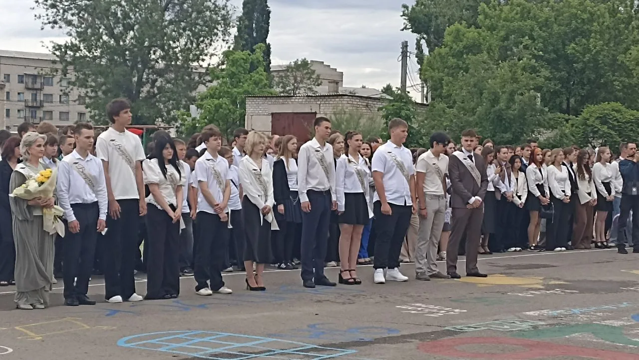 26 мая в МКОУ СШ N 2 прозвенел «Последний звонок». Этот традиционный праздник для выпус...