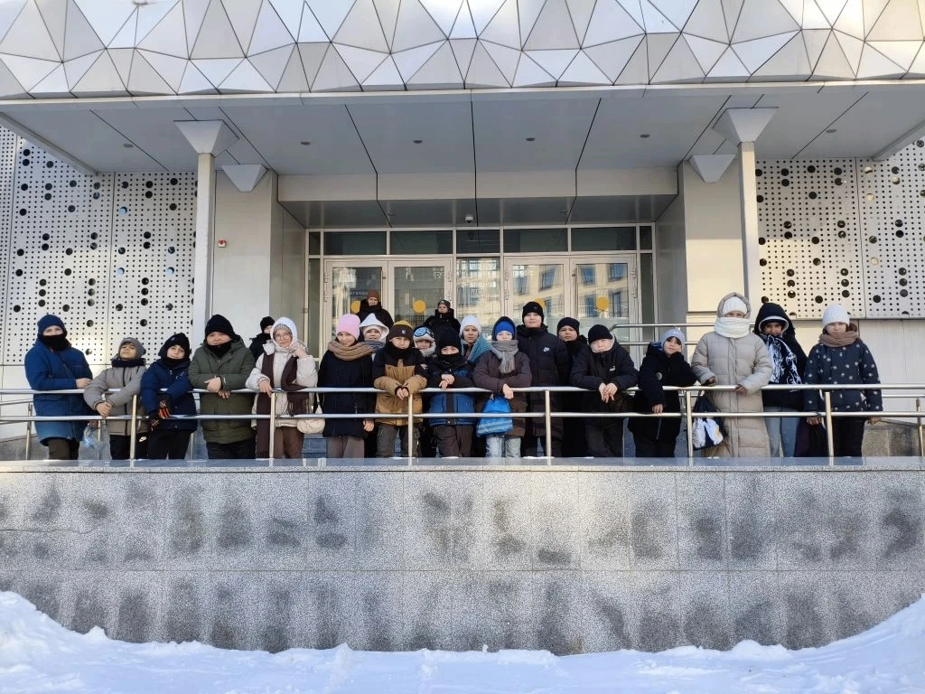 27 февраля 4 «В» класс посетил увлекательную экскурсию «Становление городов Сибирских» в музее "Росс