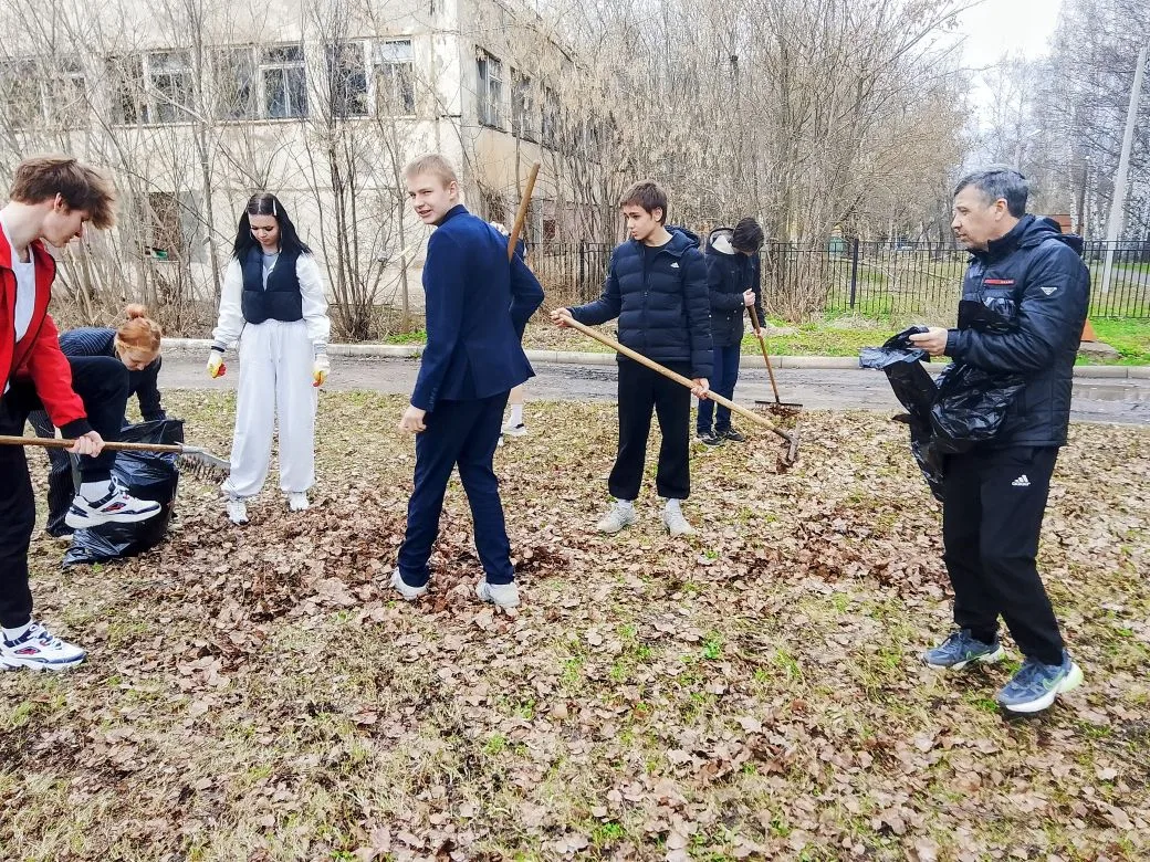 🍃 Сегодня в нашем лицее — субботник «Мы за чистоту» в рамках Всероссийской акции «Зеленая весна»! На
