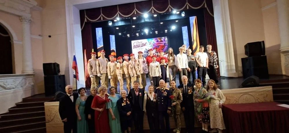 🔥После прохождения Парада для ветеранов, юнармейцы школы побывали на заседании " Ты помнишь - Товари