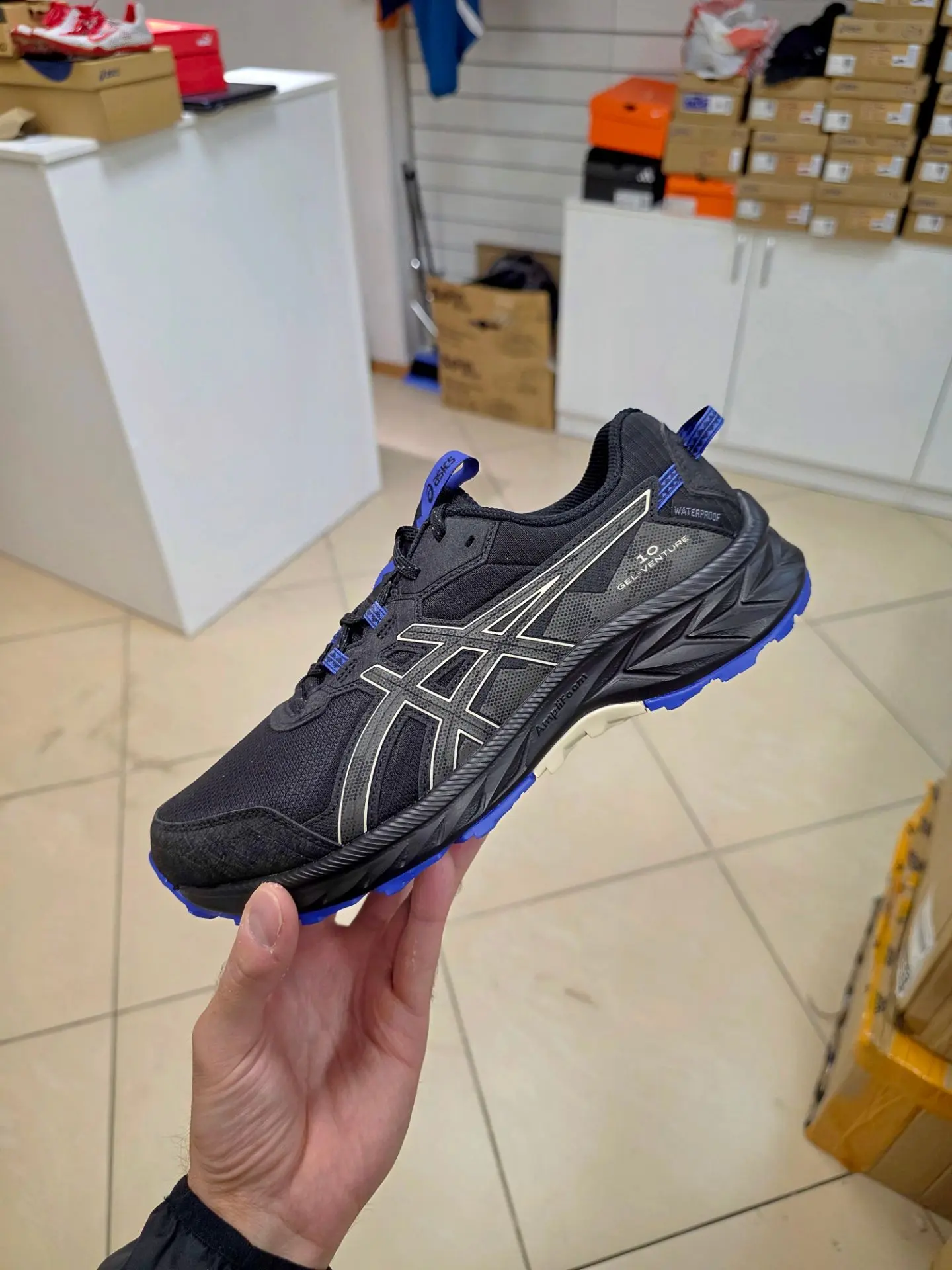 Asics Gel Venture 10 Waterproof (влагоотталкивающий материал)