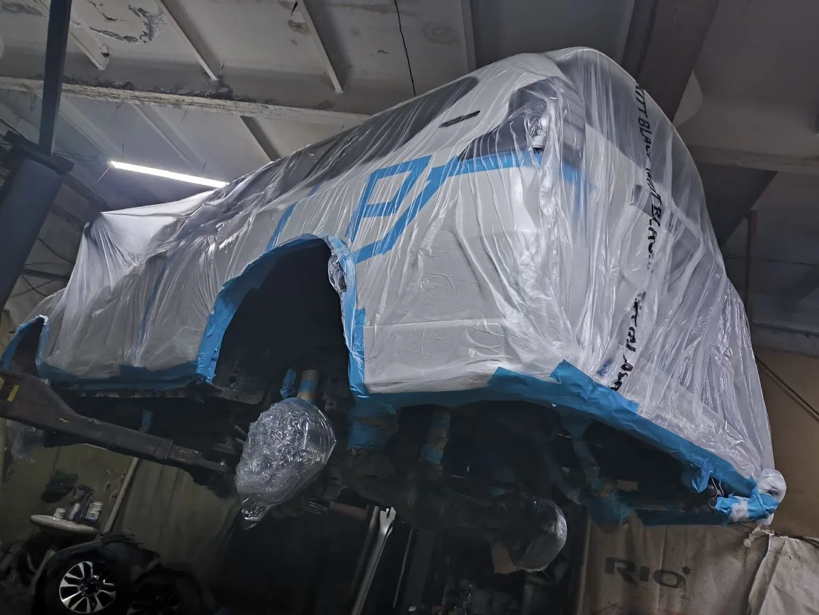 Toyota Land Cruiser Prado и Kia Soul в процессе подготовки к обработке 👌