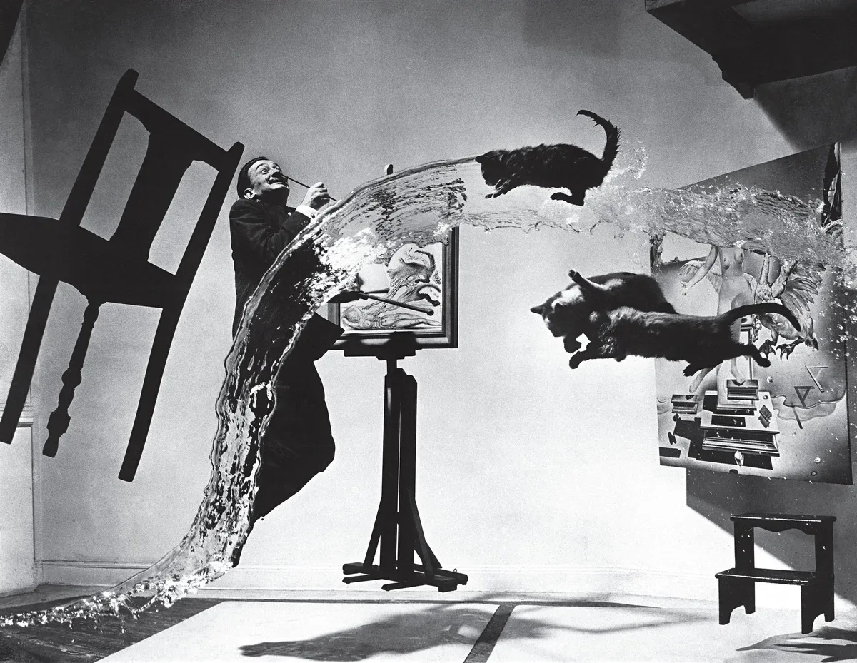 Dalí Atomicus — сюрреалистическая фотография, сделанная фотографом Филиппом Халсманом в...