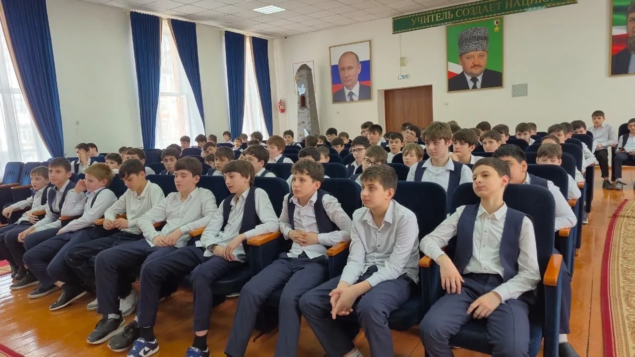 🤝 Вместе — за здоровое будущее!  В нашей гимназии продолжается работа по формированию безопасной и о