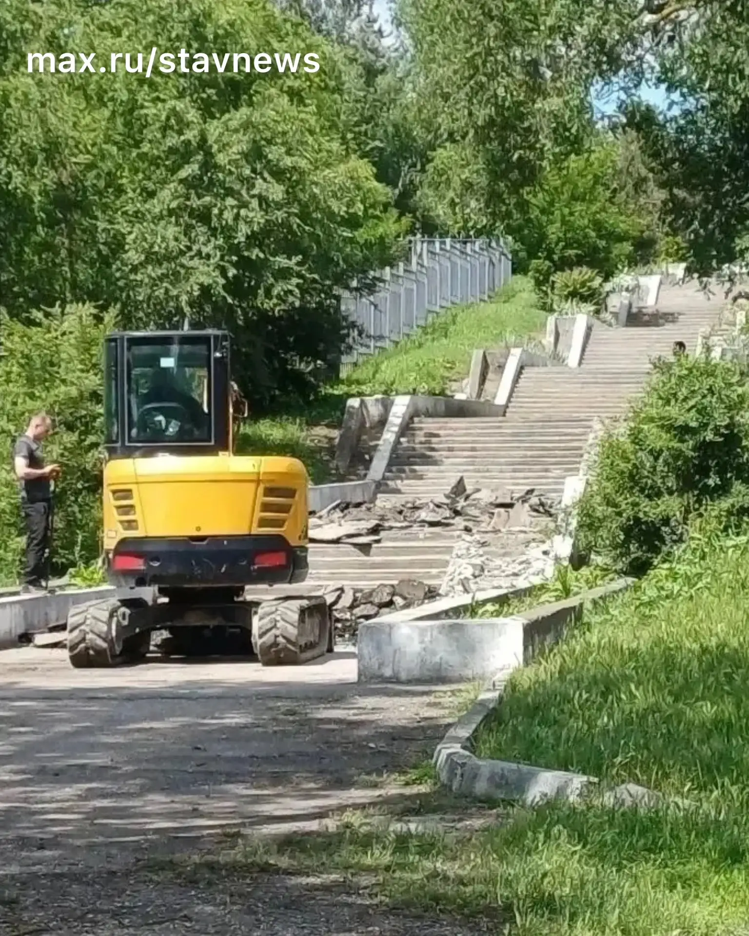 В  Степном приступили к работам по благоустройству в рамках регпроекта

На обновление территории у с