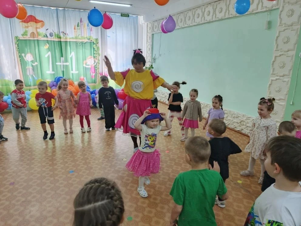 Сегодня праздник у ребят.