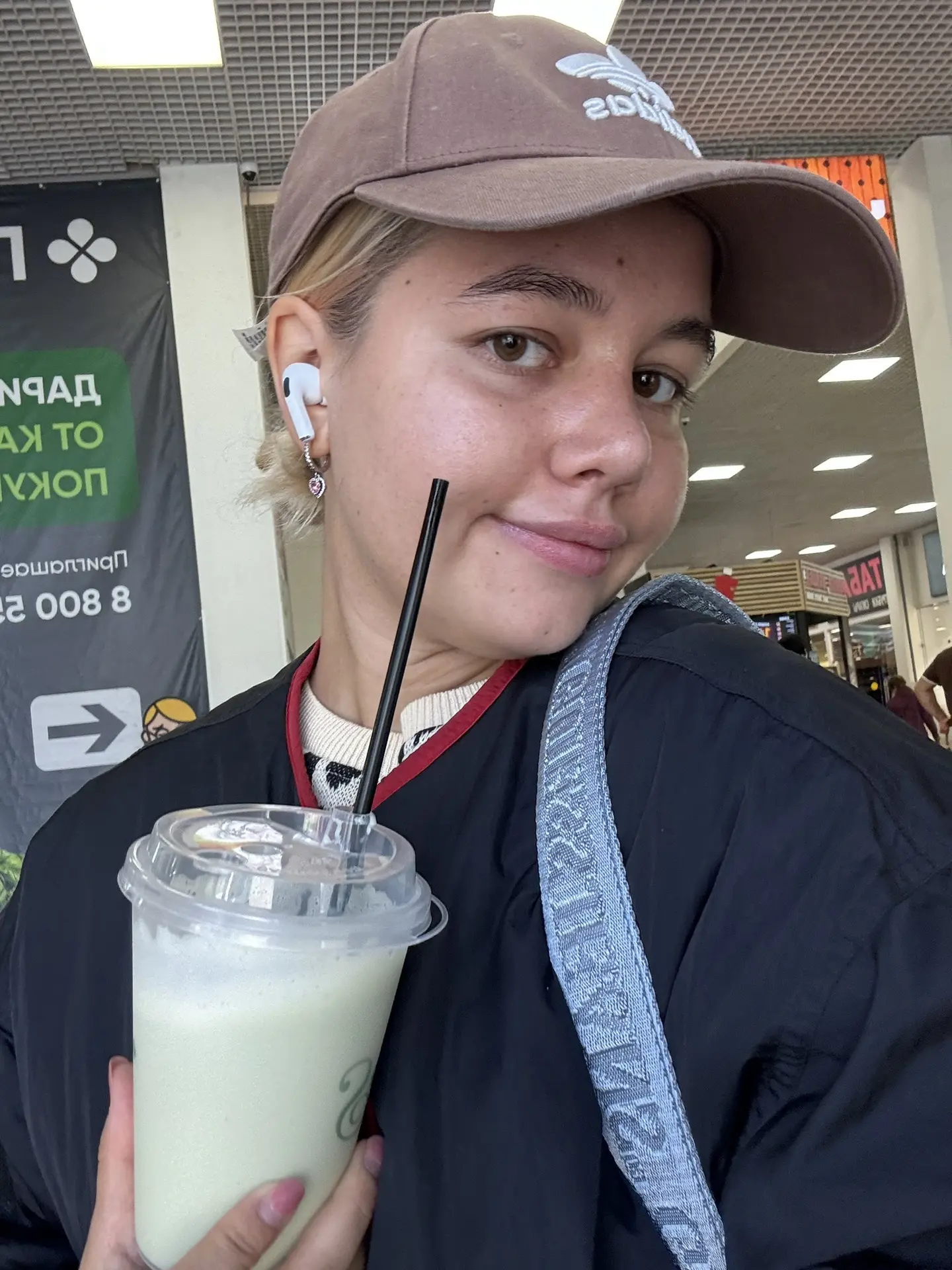 Утро началось с не вкусной матчи 😢
Я просто хотела матчу,в итоге мне сделали не понятно что,я даже 